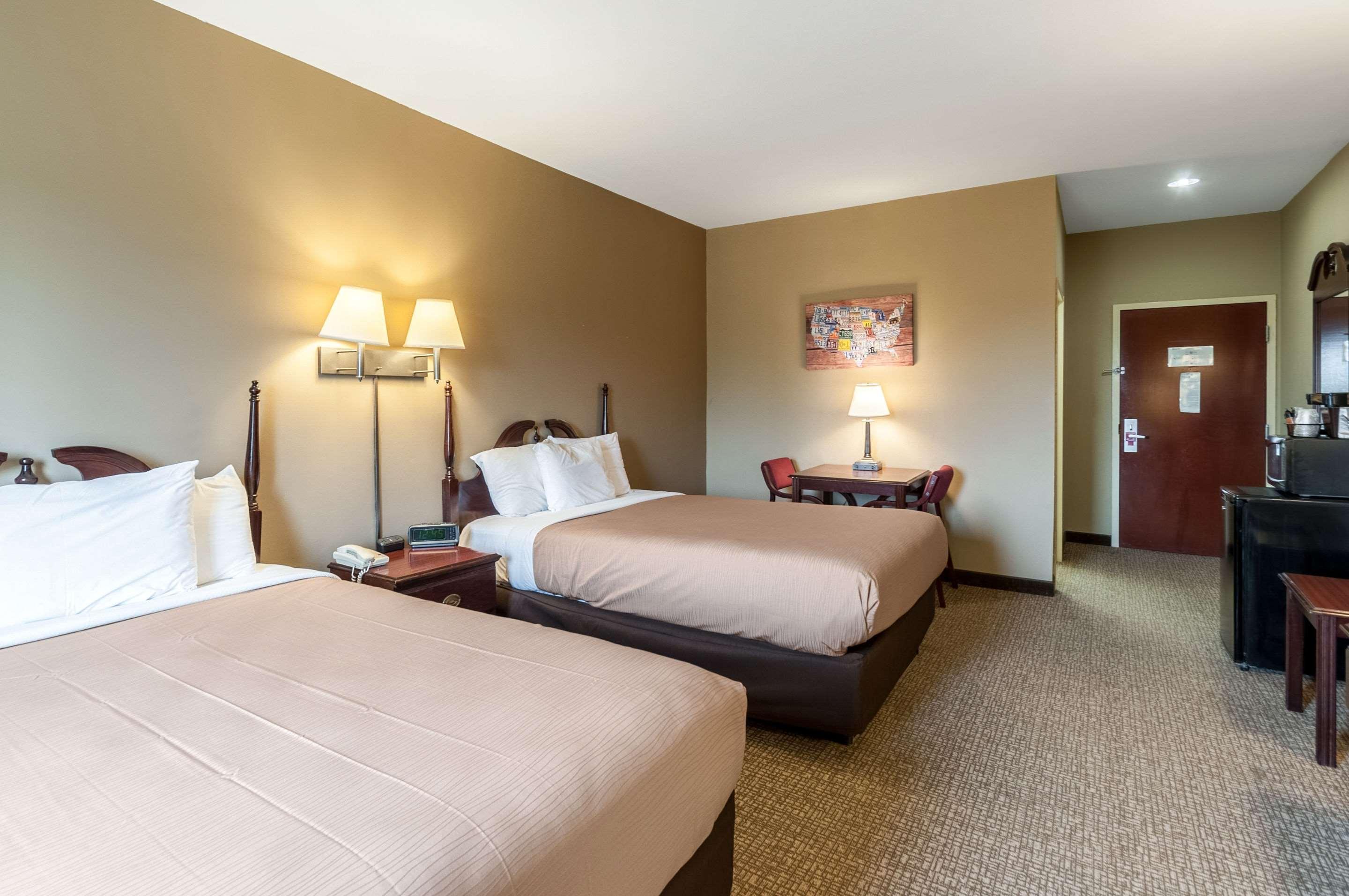 Middletown Econo Lodge Inn & Suites מראה חיצוני תמונה