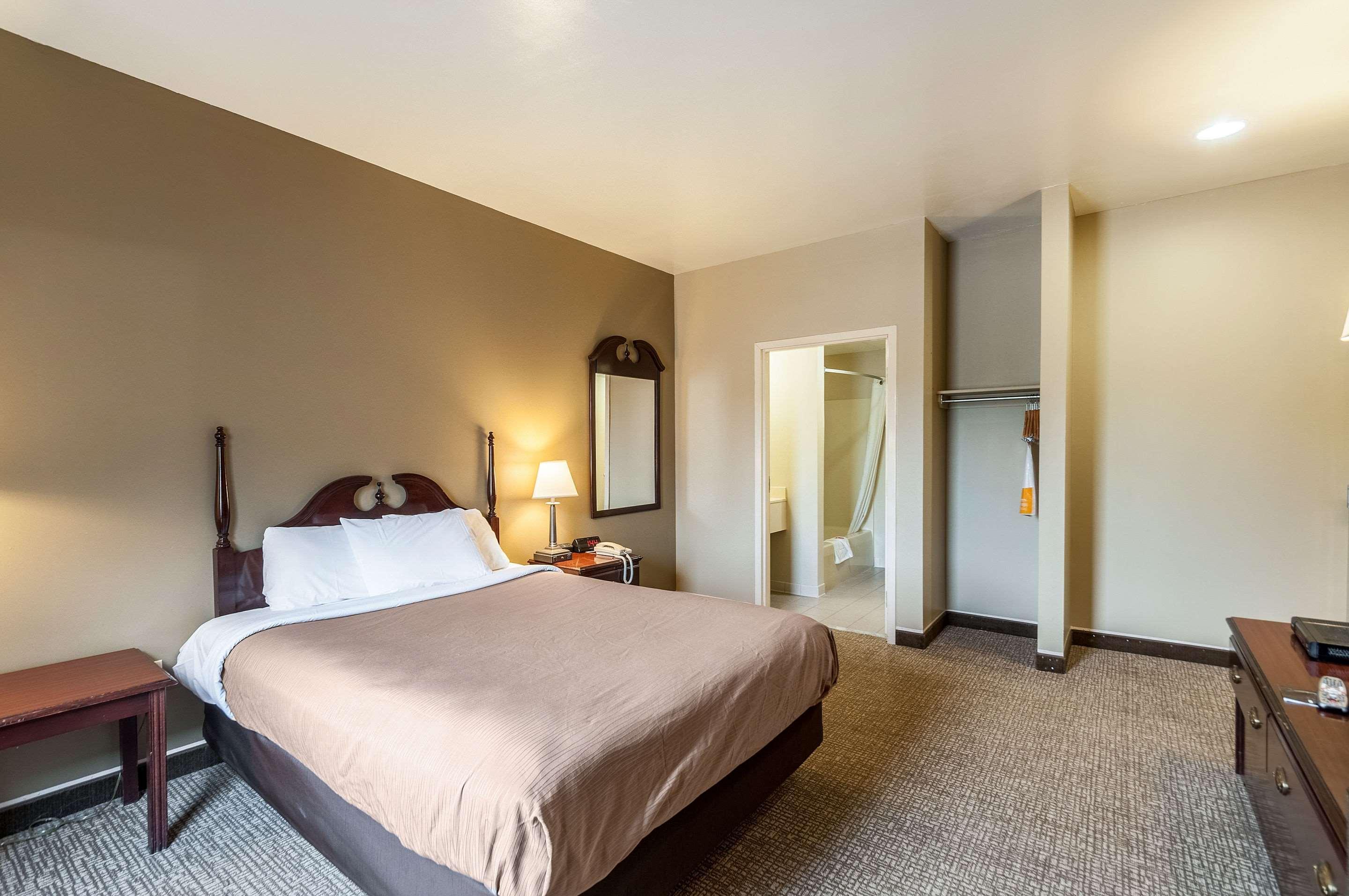 Middletown Econo Lodge Inn & Suites מראה חיצוני תמונה