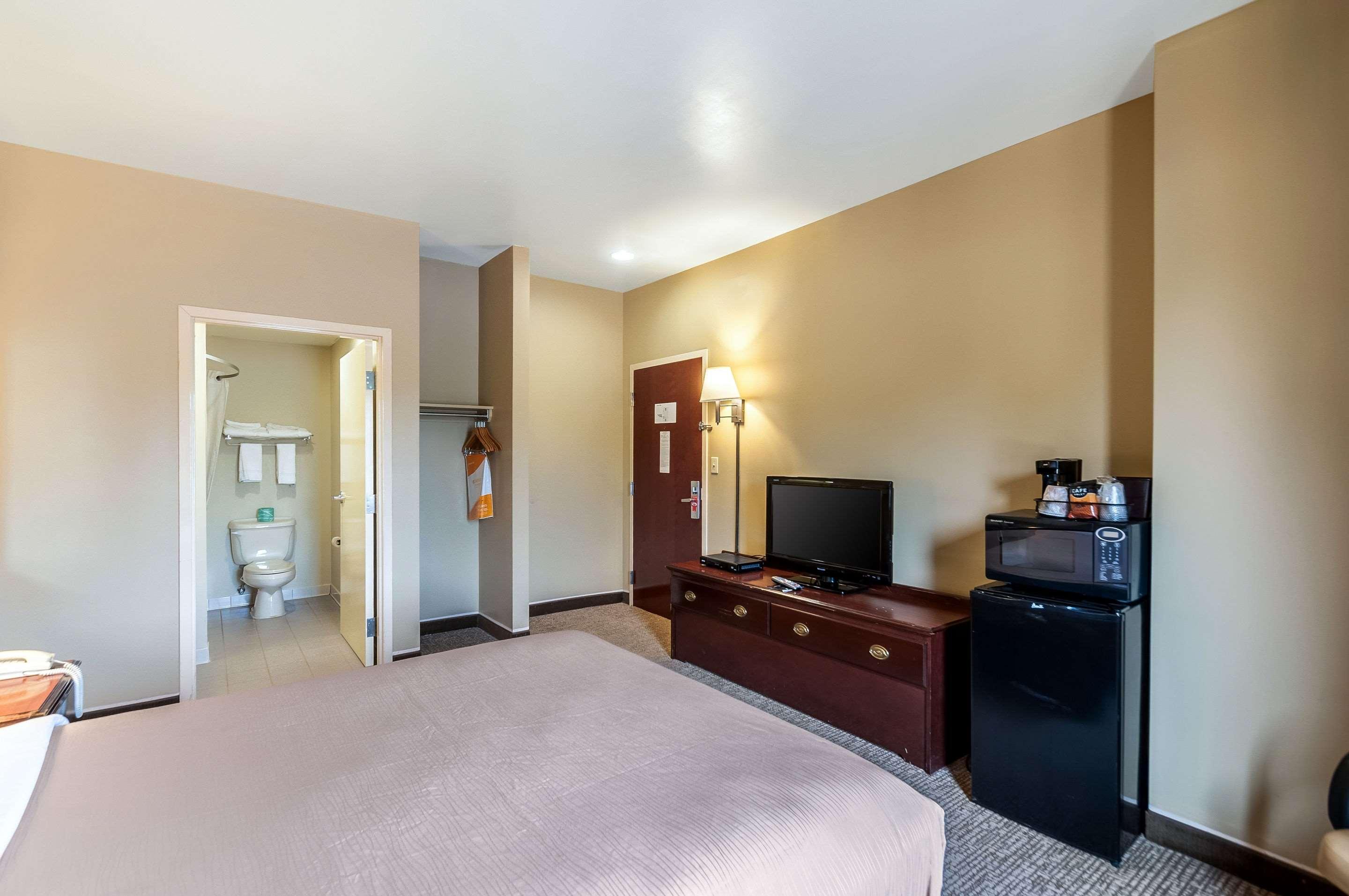 Middletown Econo Lodge Inn & Suites מראה חיצוני תמונה