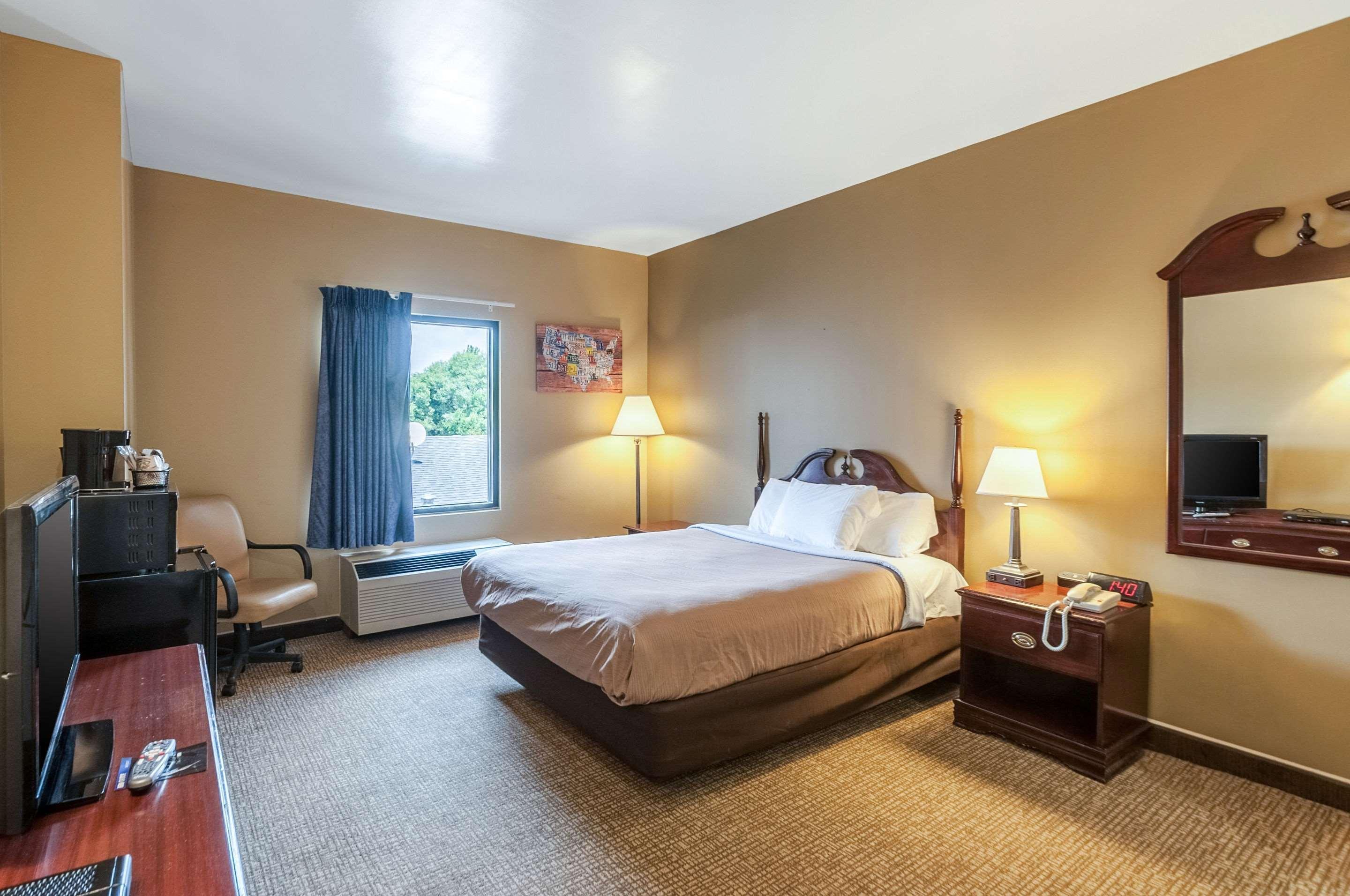 Middletown Econo Lodge Inn & Suites מראה חיצוני תמונה