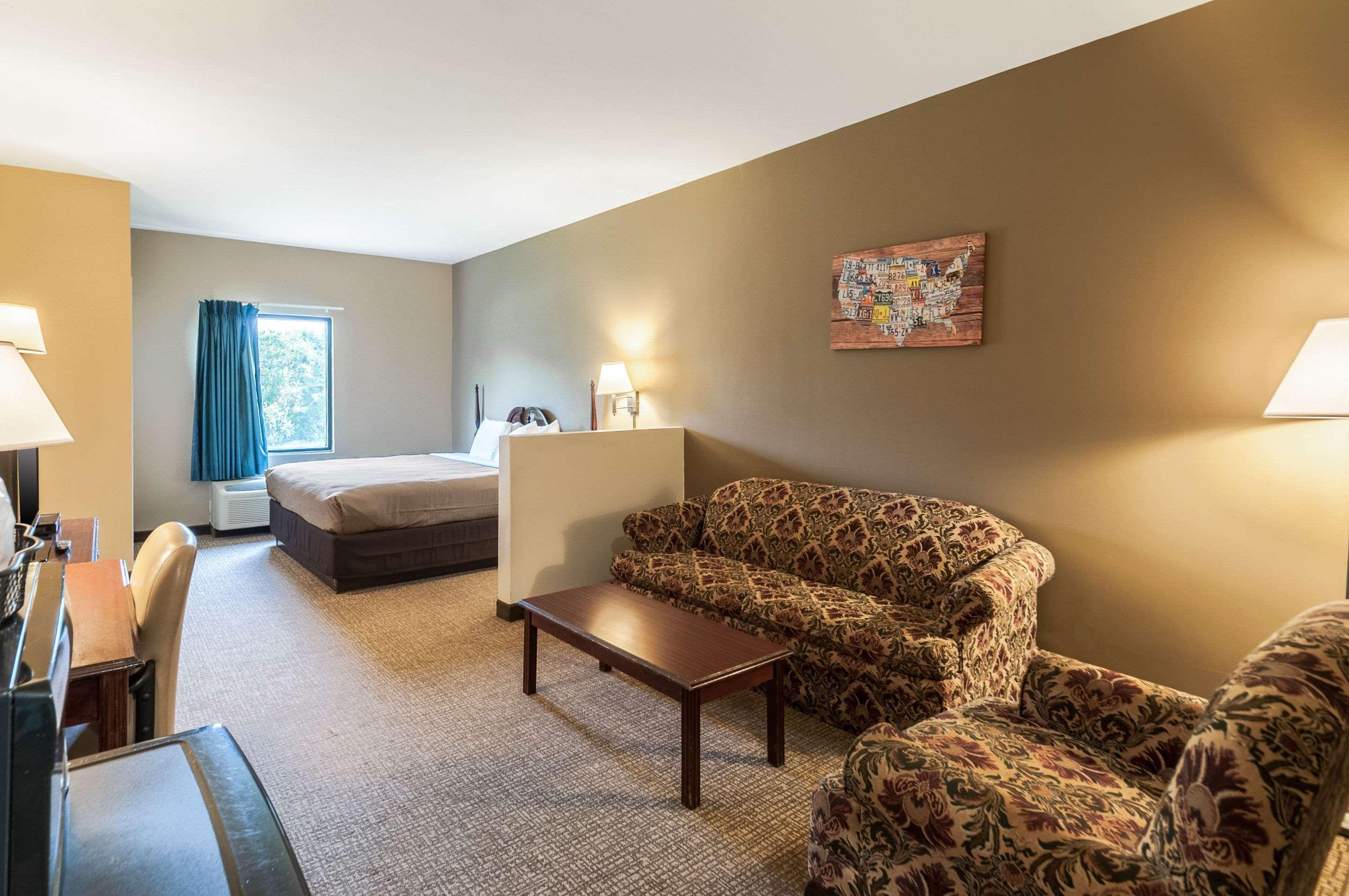 Middletown Econo Lodge Inn & Suites מראה חיצוני תמונה
